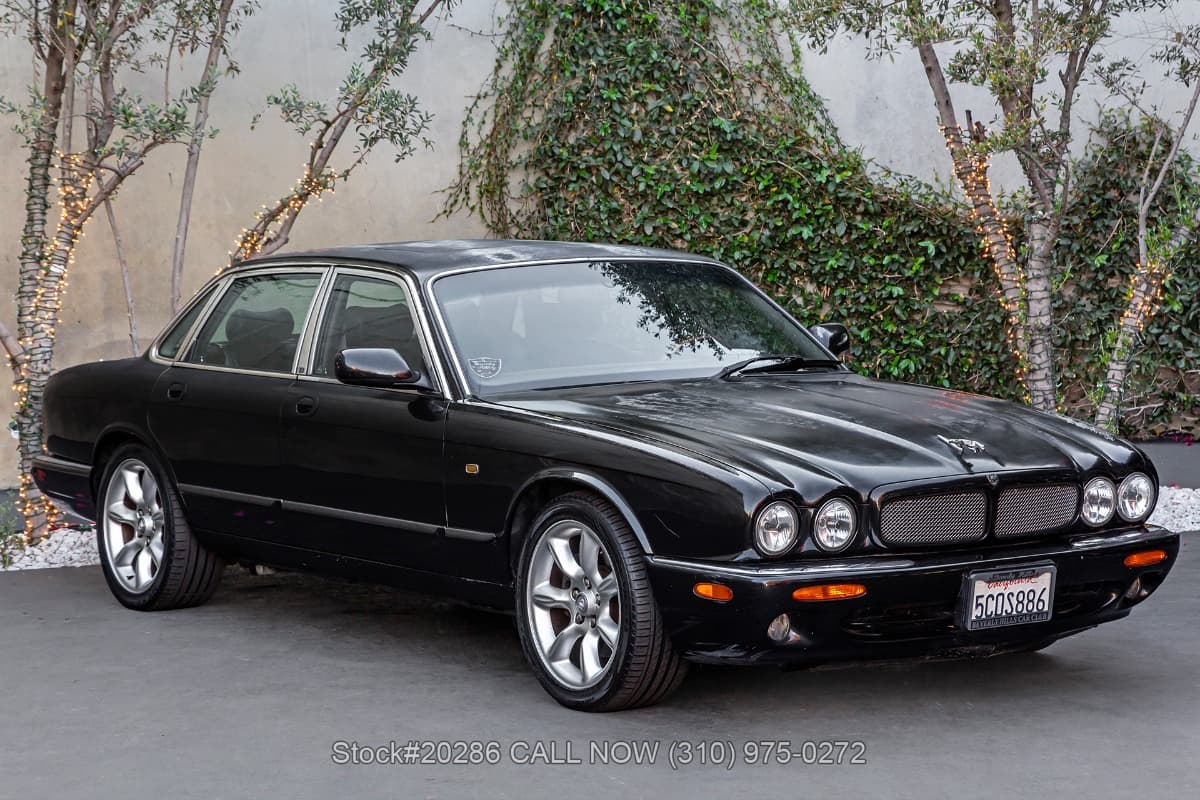 2002 Jaguar XJR — photo 1