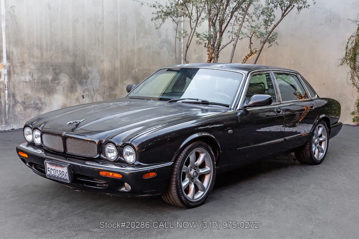 2002 Jaguar XJR thumbnail 6