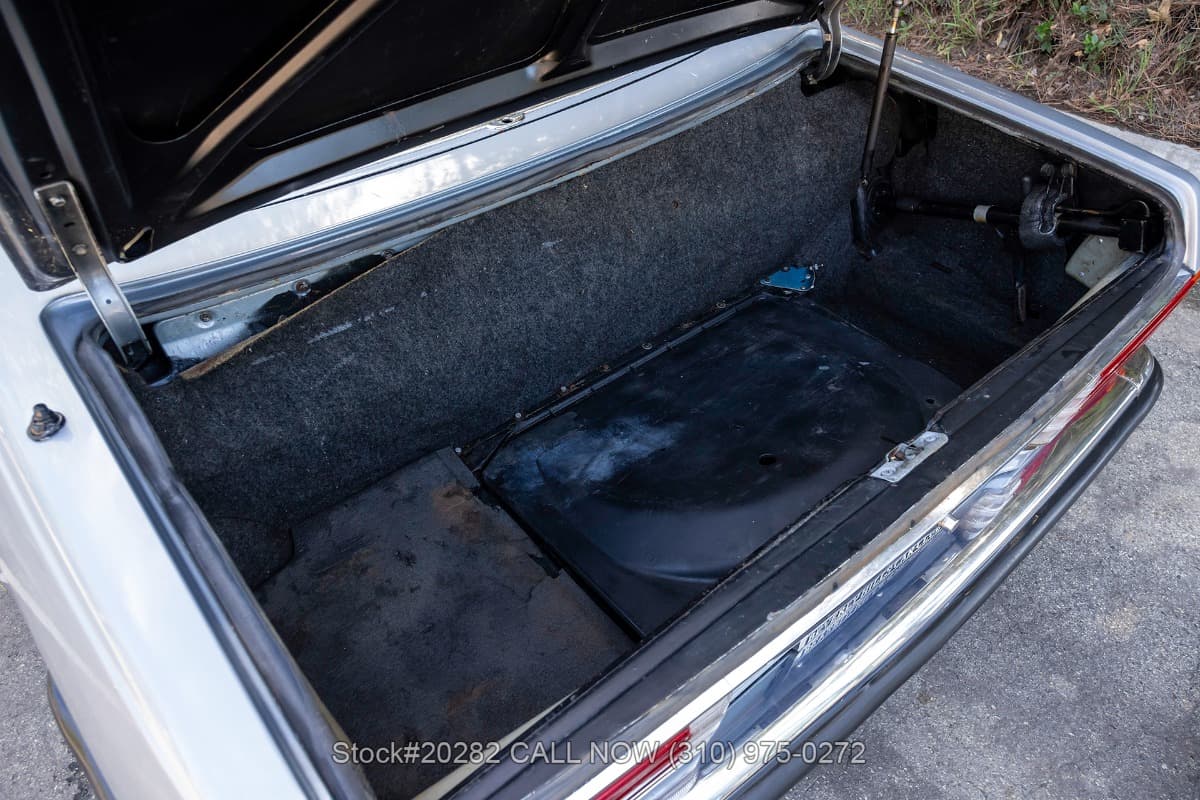 1977 Mercedes 280SL Euro-Spec Roadster with two tops thumbnail 23