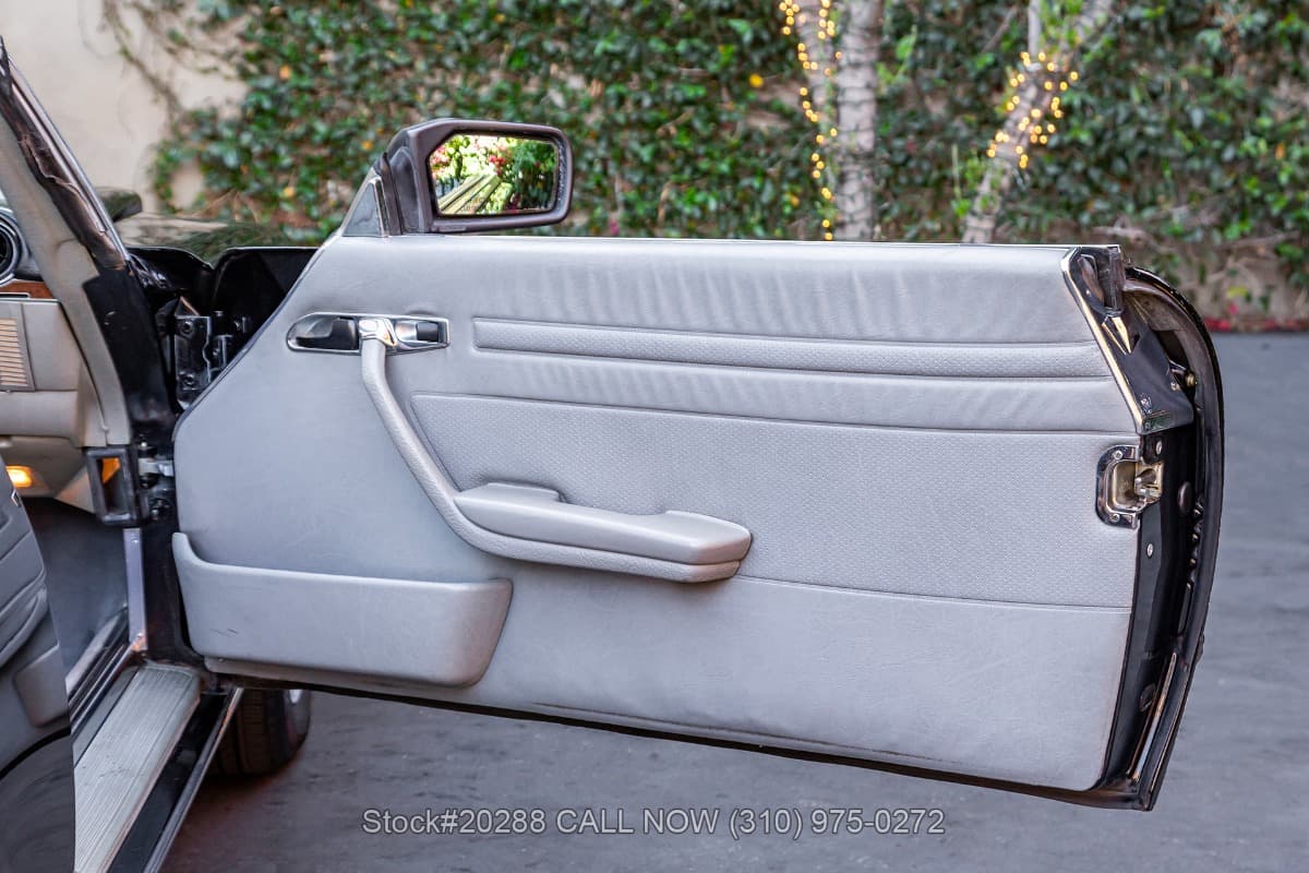 1987 Mercedes 560SL with 2 tops thumbnail 20