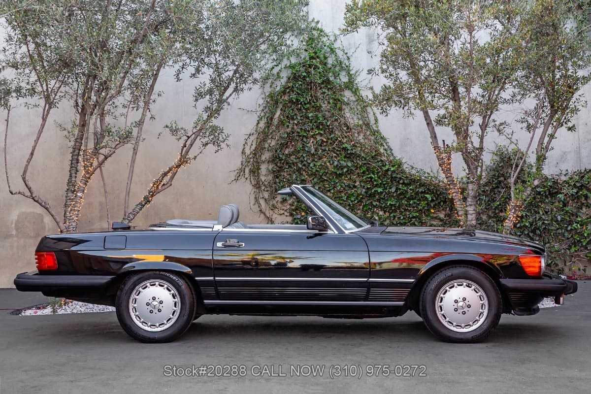 1987 Mercedes 560SL with 2 tops thumbnail 3