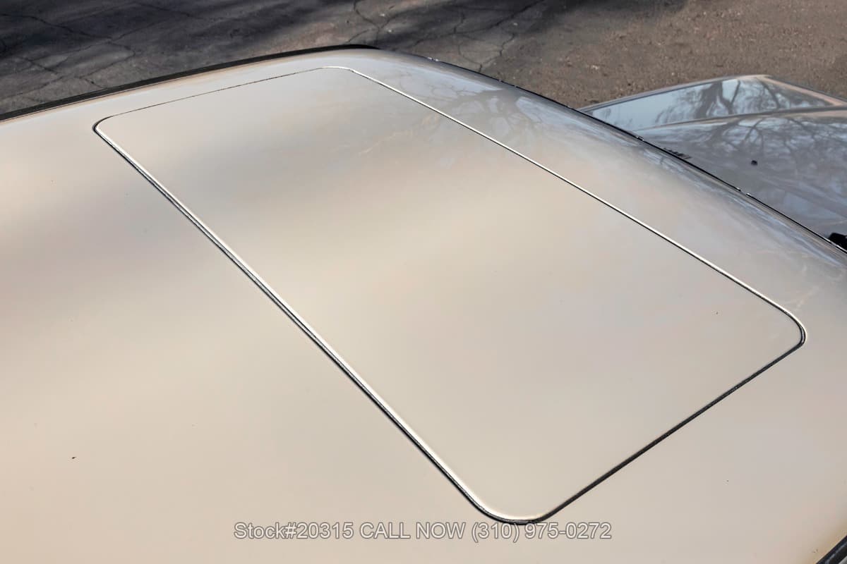1981 Mercedes 300CD thumbnail 12