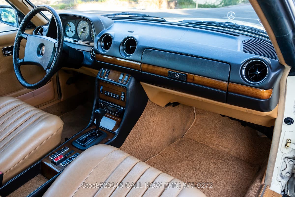 1981 Mercedes 300CD thumbnail 18