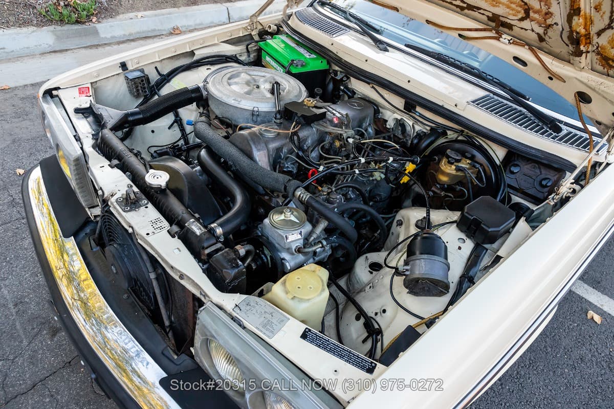 1981 Mercedes 300CD thumbnail 24