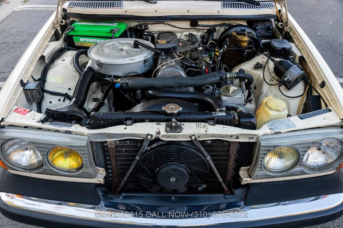 1981 Mercedes 300CD thumbnail 25