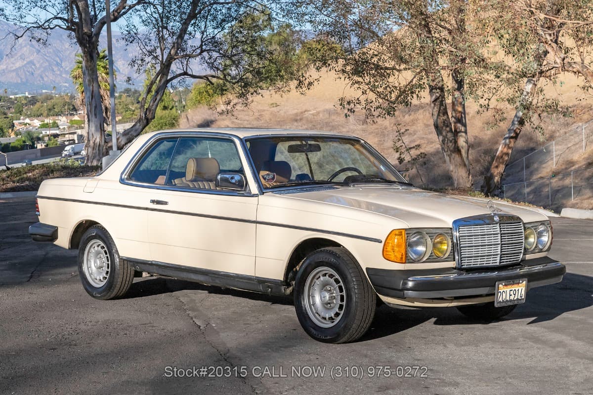 1981 Mercedes 300CD thumbnail 3