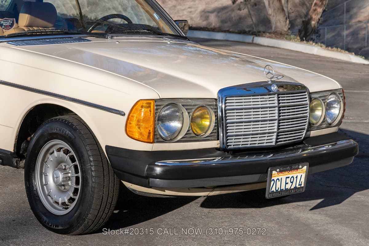 1981 Mercedes 300CD thumbnail 4