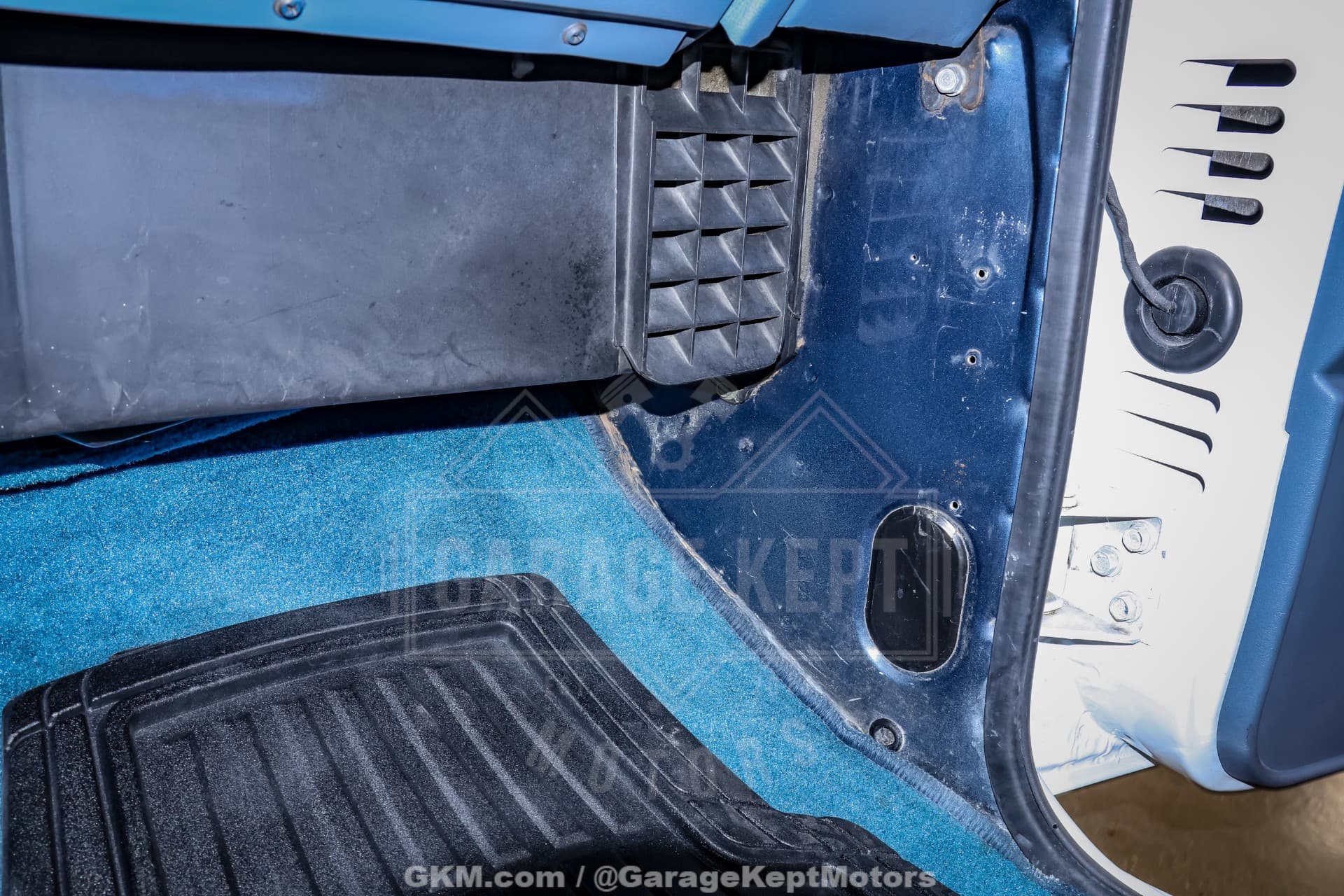 1987 Dodge W-100 Pickup thumbnail 12