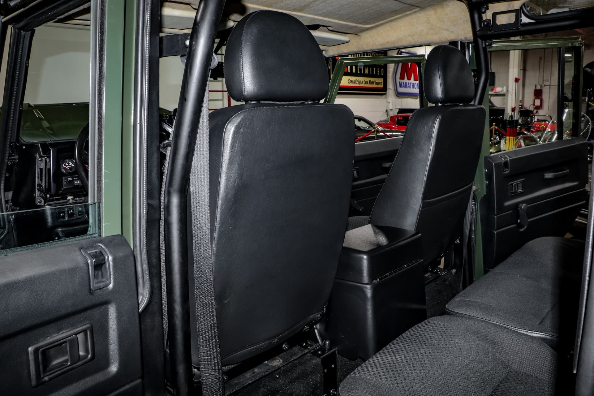 1986 Land Rover Defender 110 110 thumbnail 17