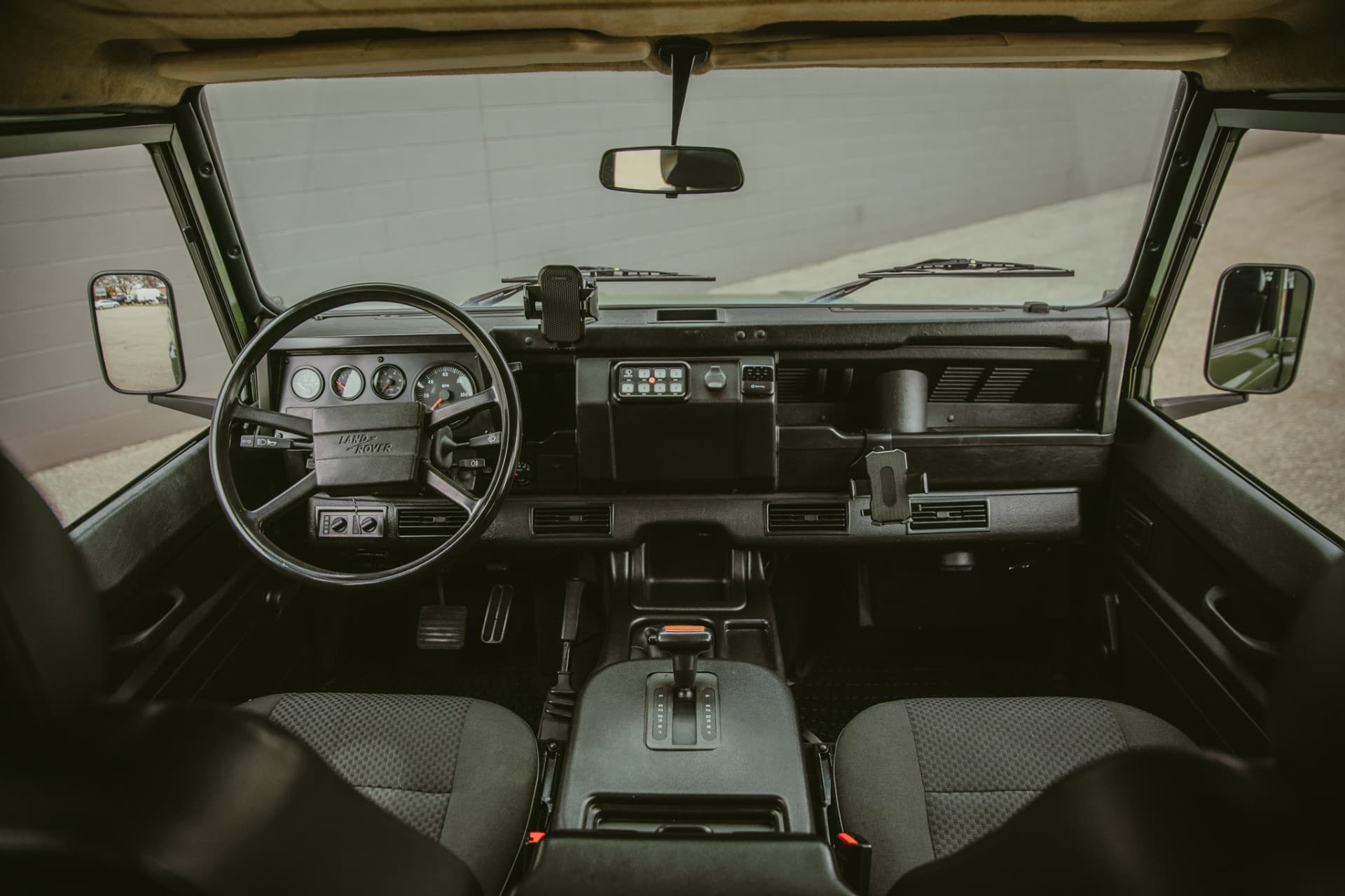 1986 Land Rover Defender 110 110 thumbnail 3