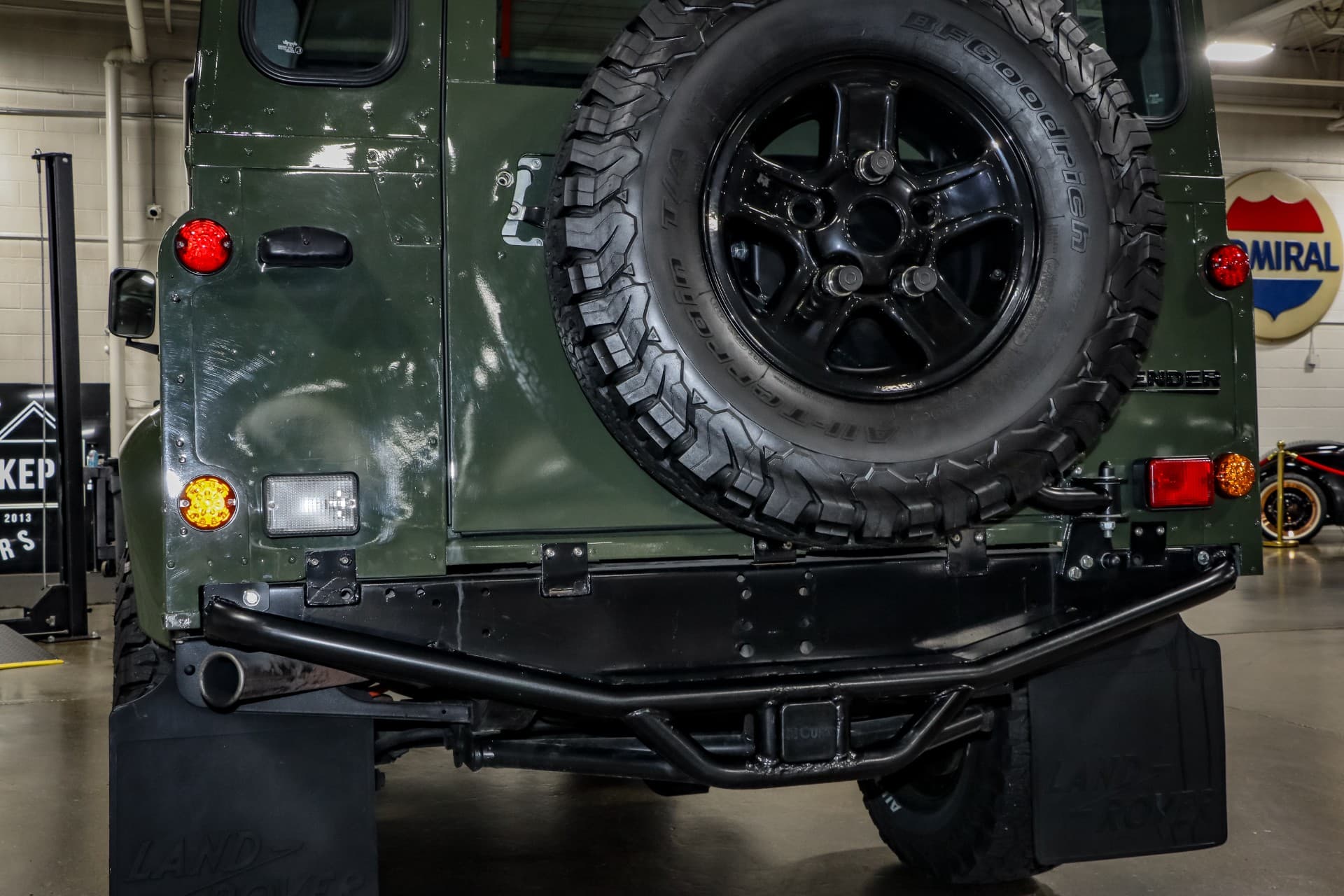 1986 Land Rover Defender 110 110 thumbnail 9