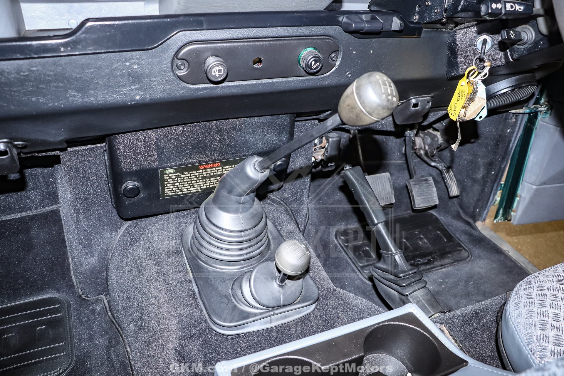 1999 Land Rover Defender 110 thumbnail 21