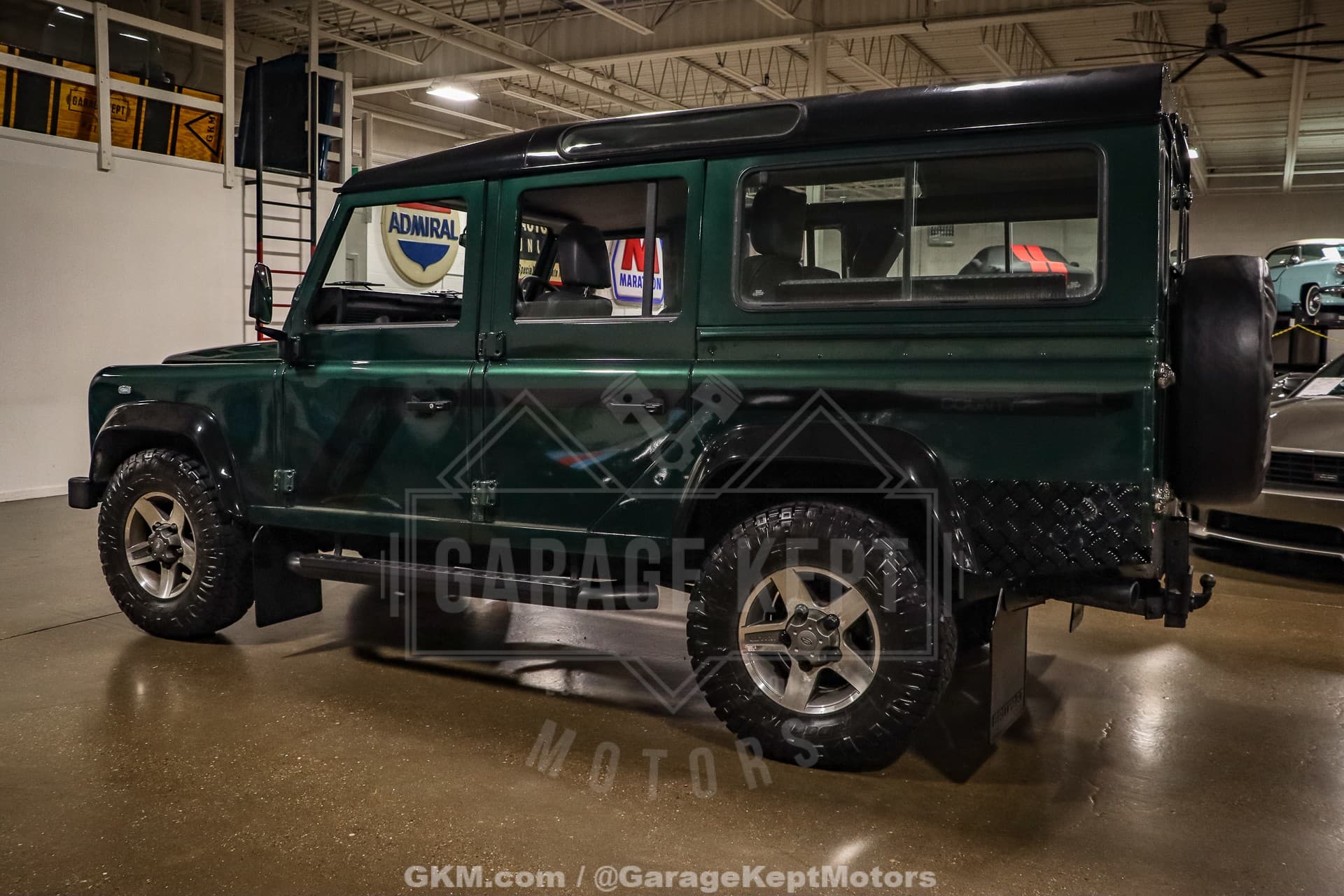 1999 Land Rover Defender 110 thumbnail 4