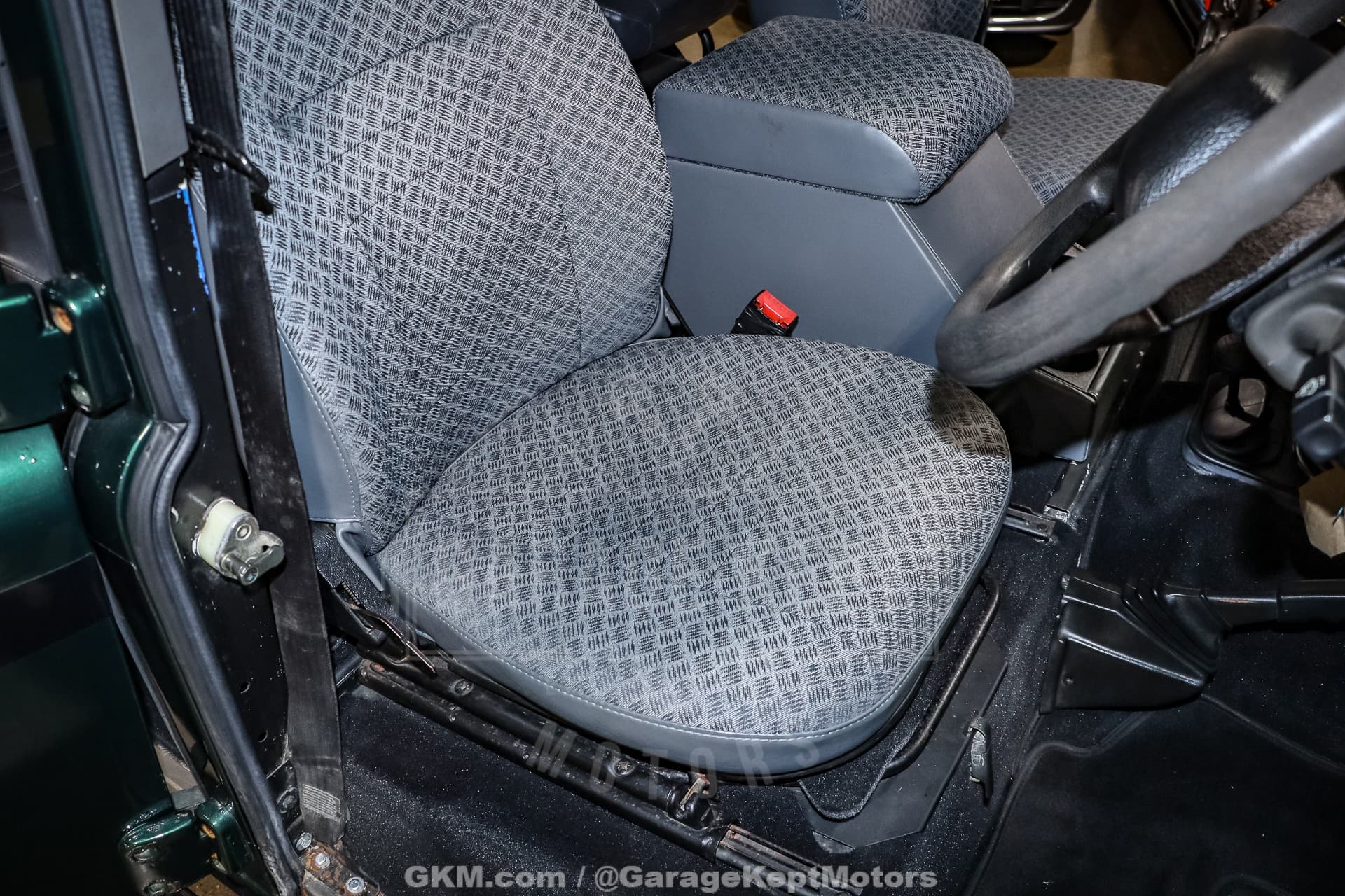 1999 Land Rover Defender 110 thumbnail 15