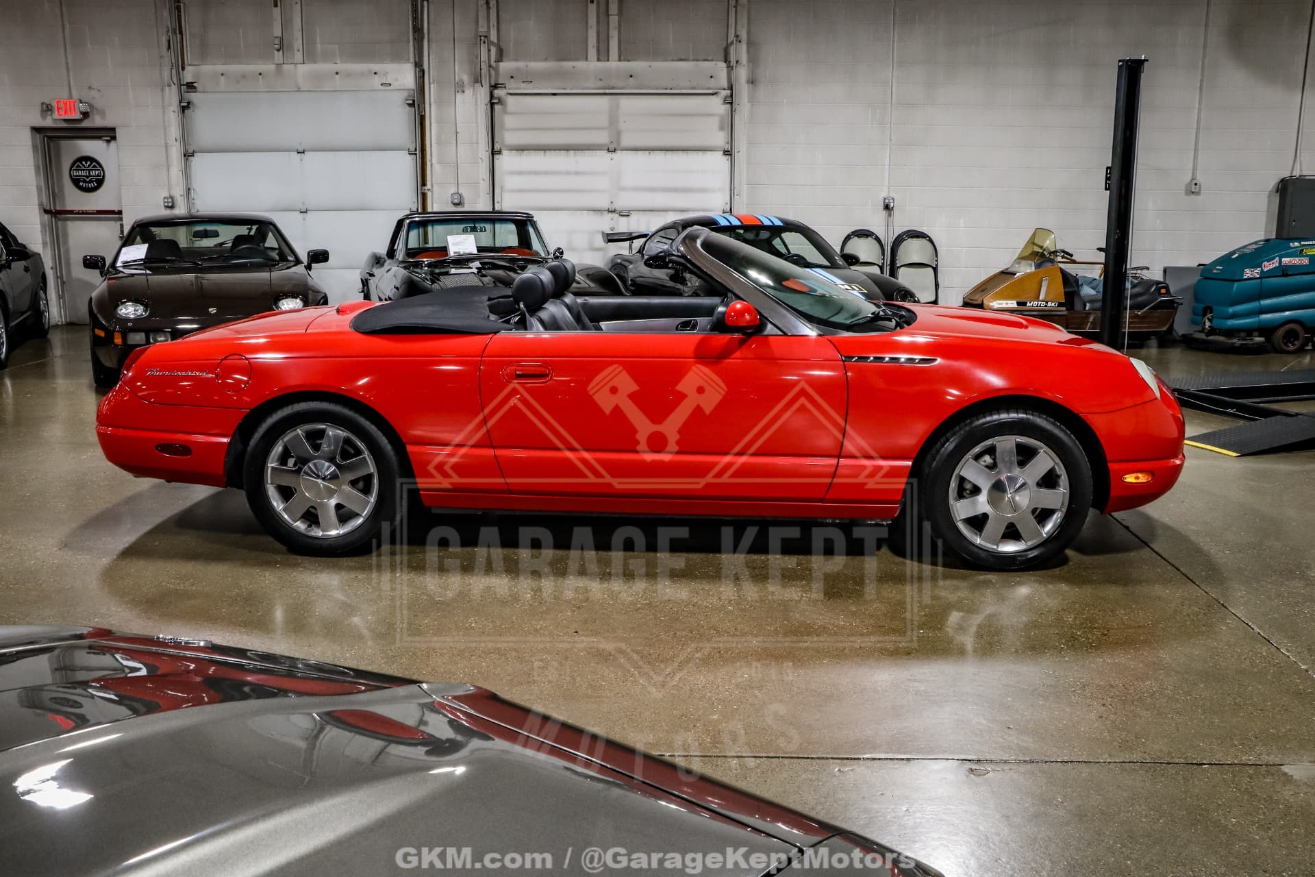 2002 Ford Thunderbird Deluxe thumbnail 7
