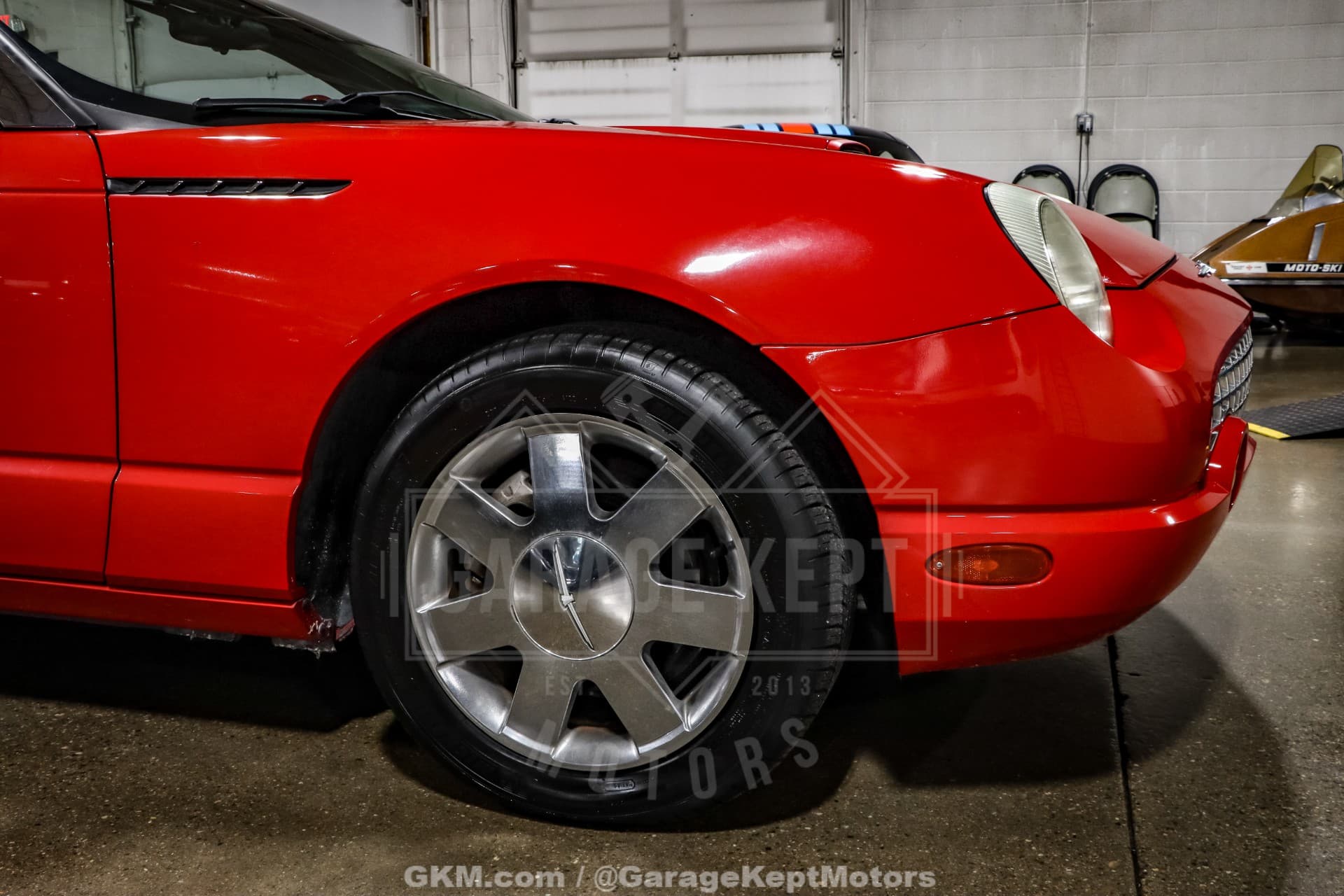 2002 Ford Thunderbird Deluxe thumbnail 13