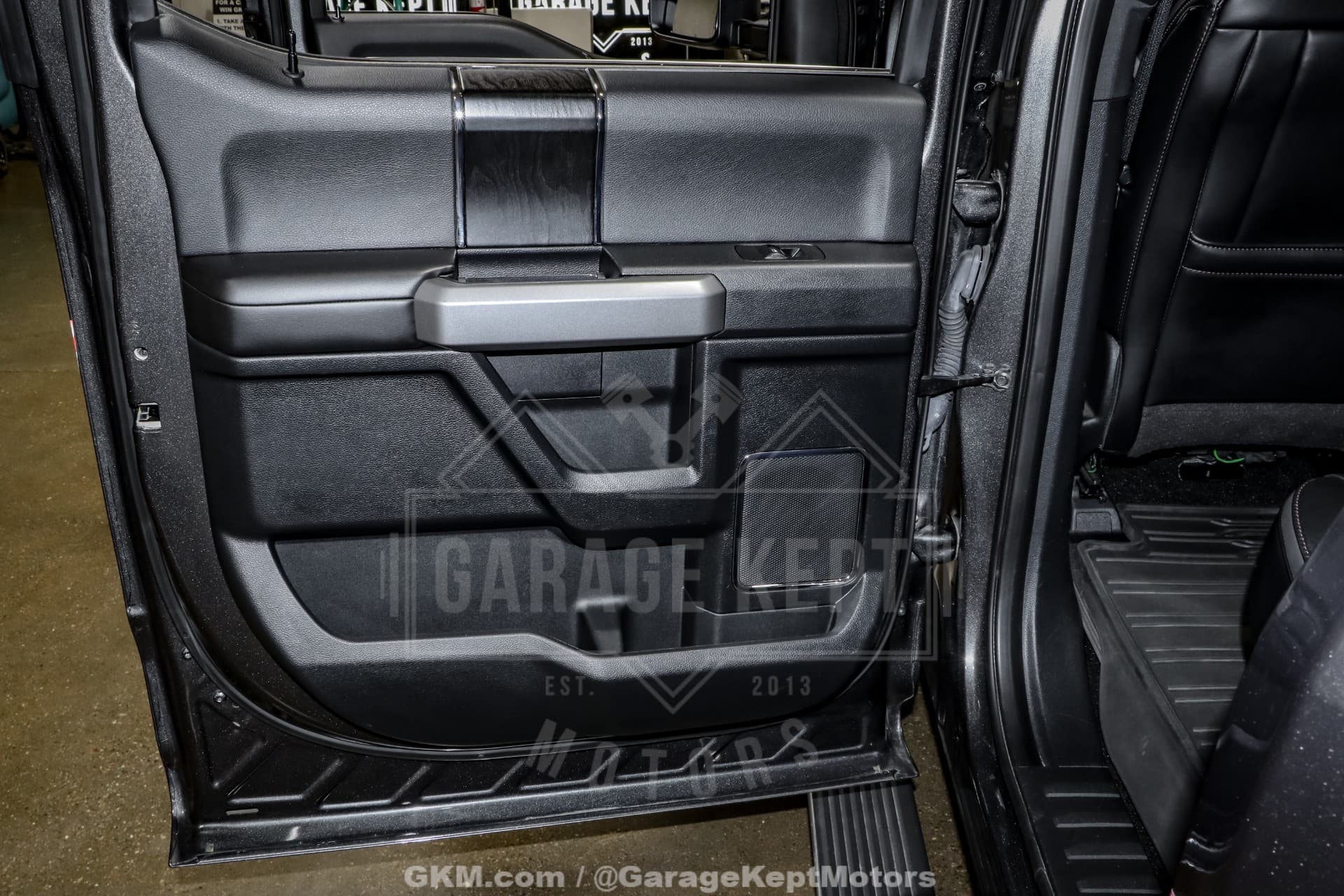 2019 Ford F-150 Platinum thumbnail 14