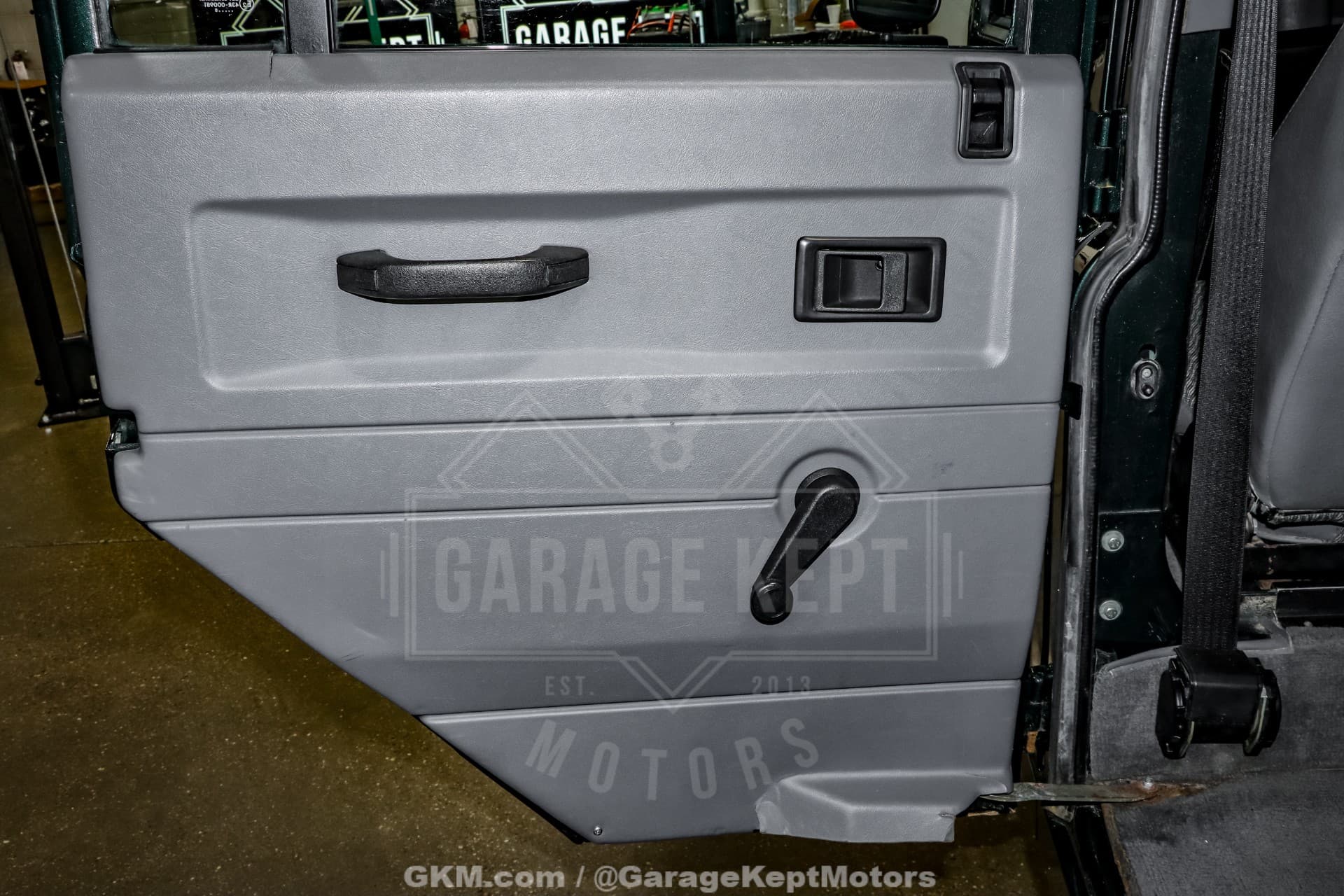 1998 Land Rover Defender 110 thumbnail 16