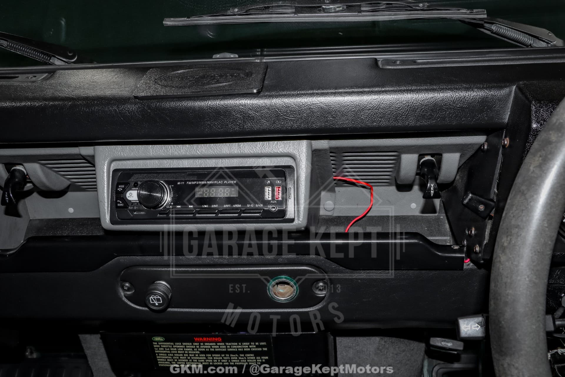 1998 Land Rover Defender 110 thumbnail 21