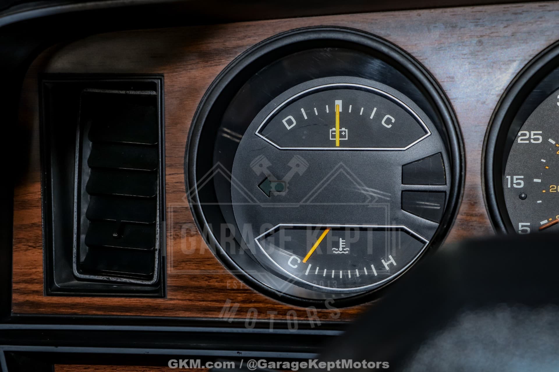 1989 Dodge Ramcharger 150 thumbnail 18