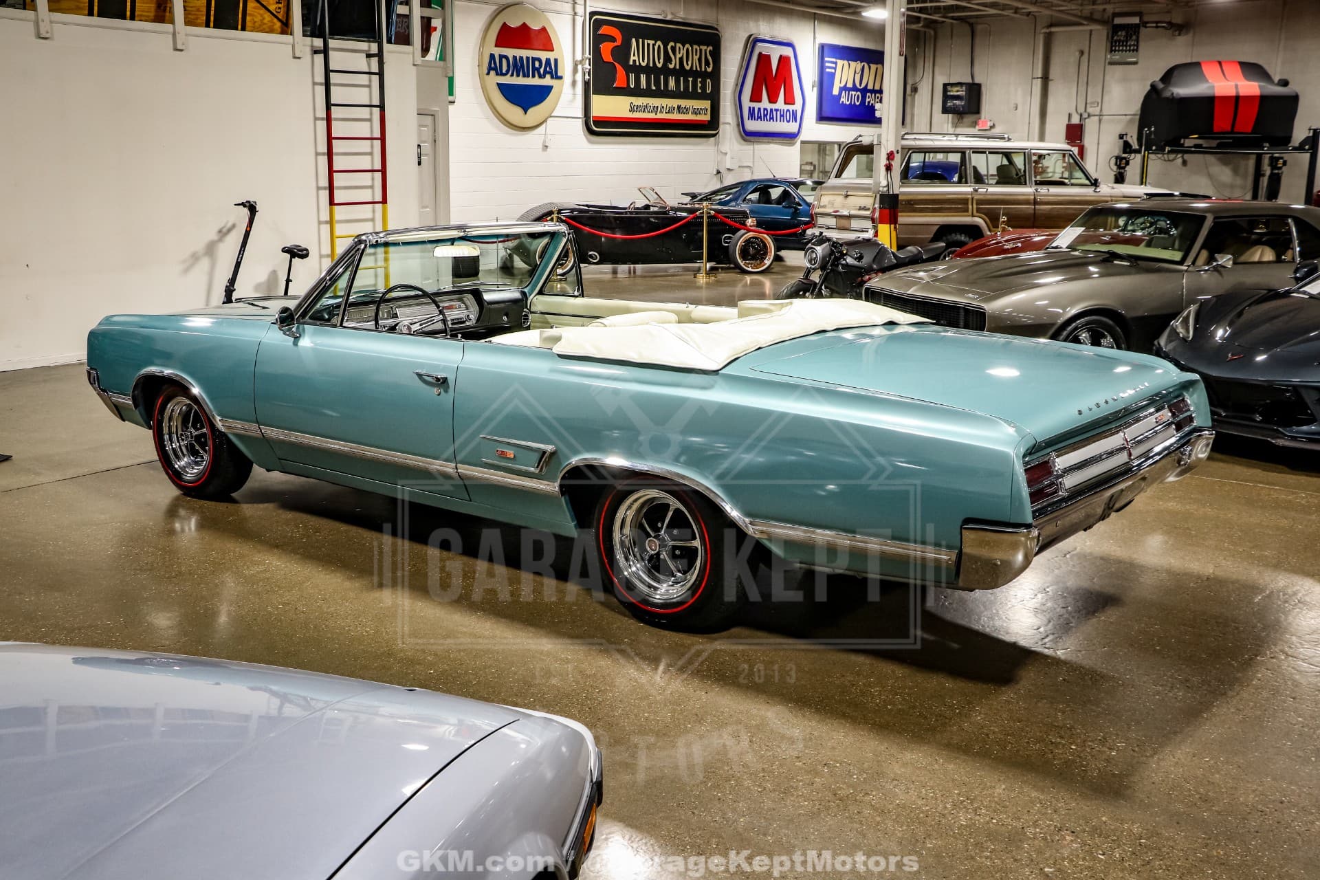1965 Oldsmobile Cutlass 442 Convertible thumbnail 4