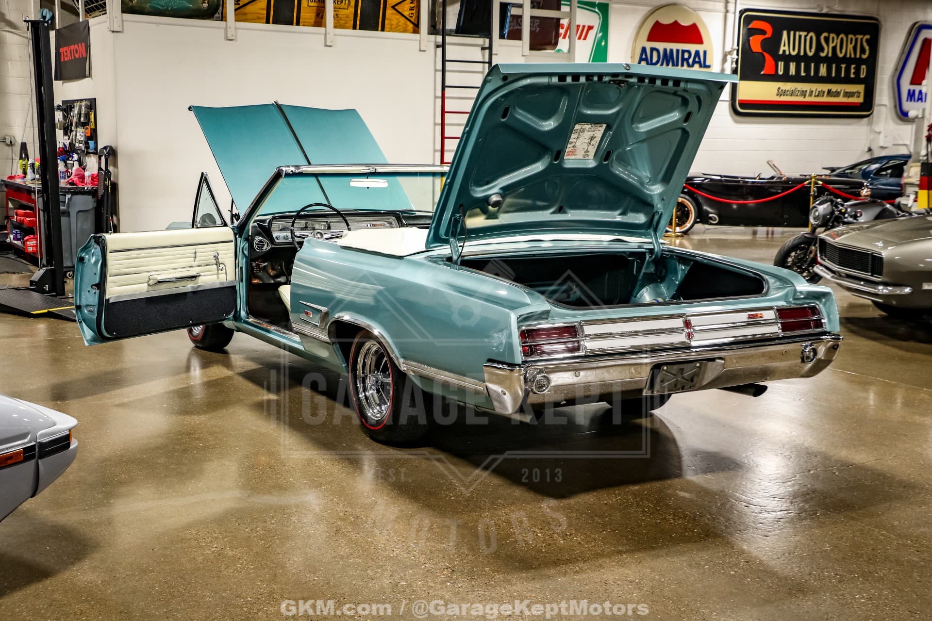 1965 Oldsmobile Cutlass 442 Convertible thumbnail 11