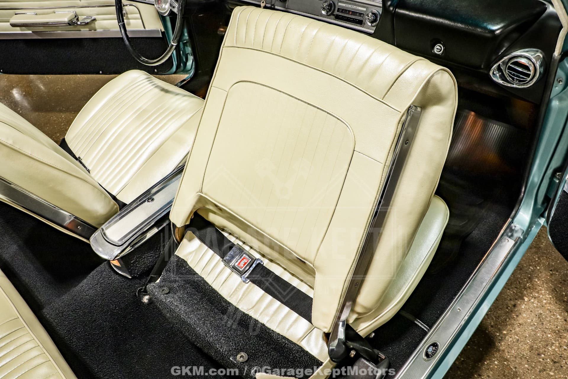 1965 Oldsmobile Cutlass 442 Convertible thumbnail 13