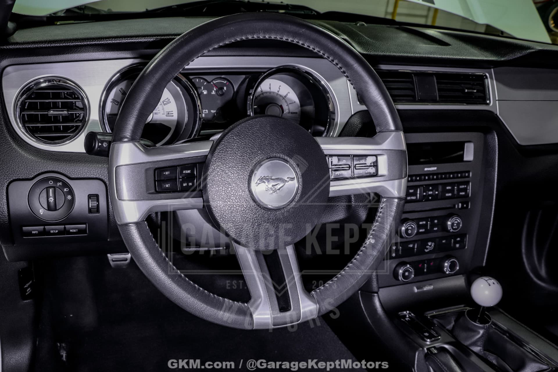 2010 Ford Mustang GT thumbnail 19