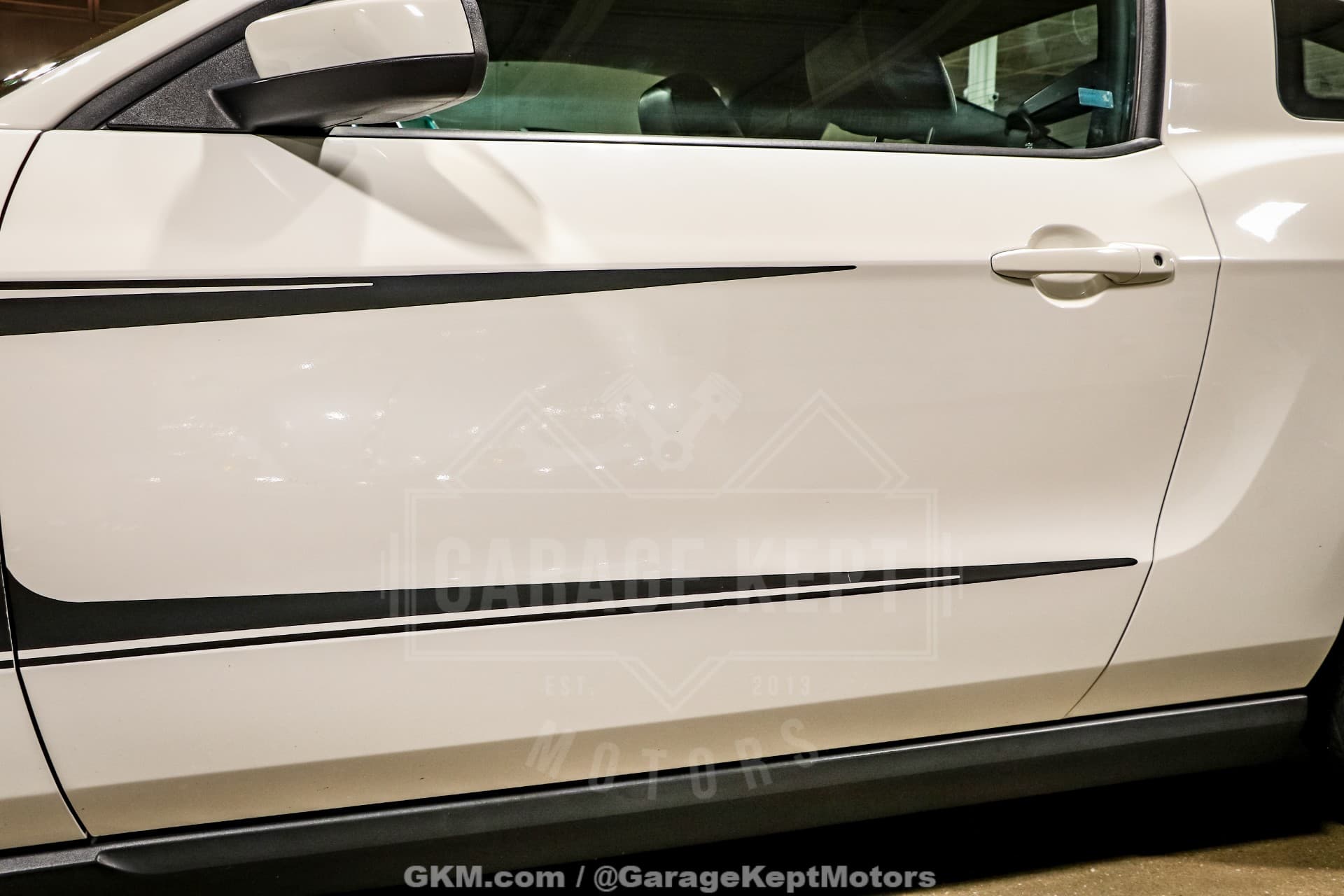 2010 Ford Mustang GT thumbnail 6