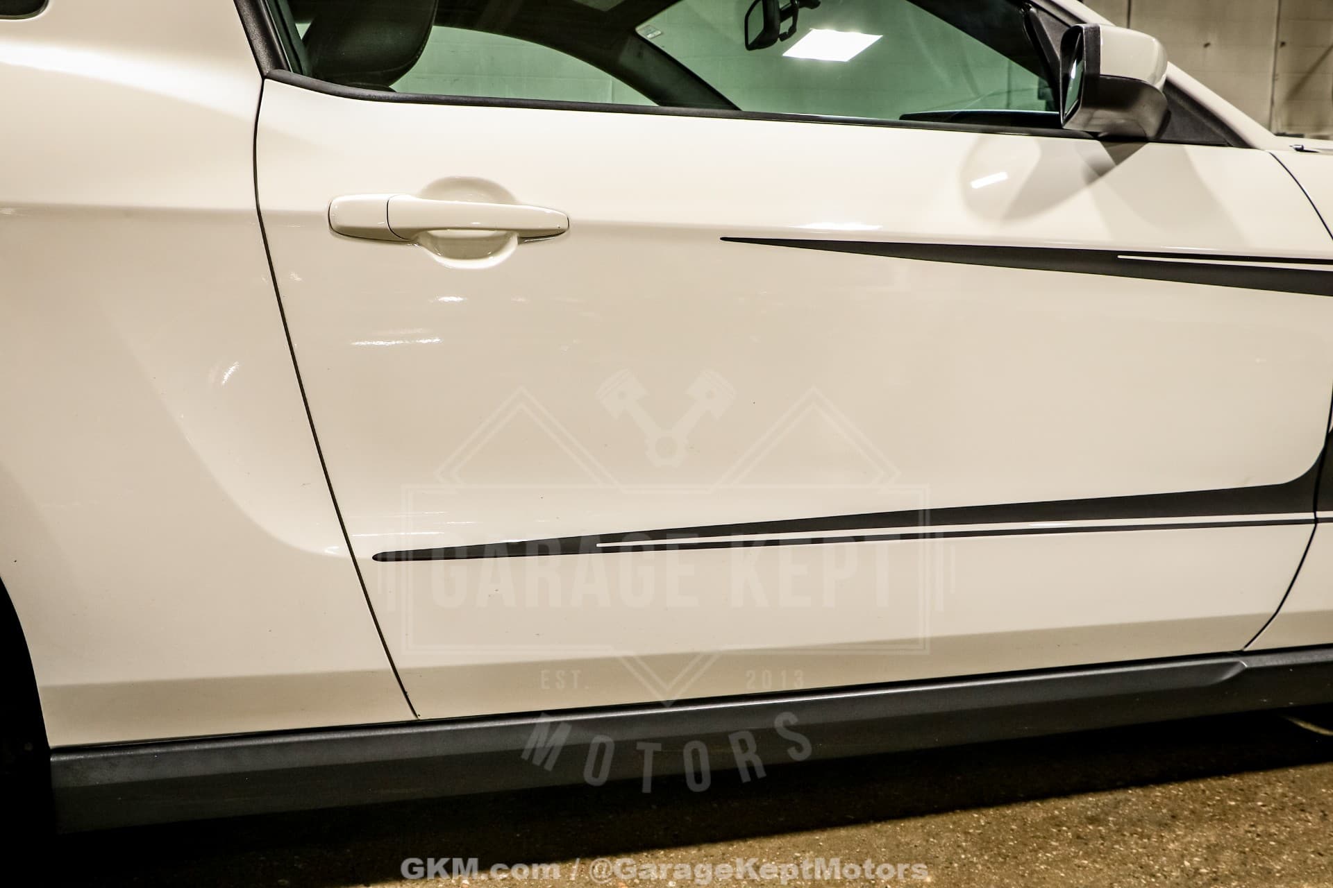 2010 Ford Mustang GT thumbnail 9
