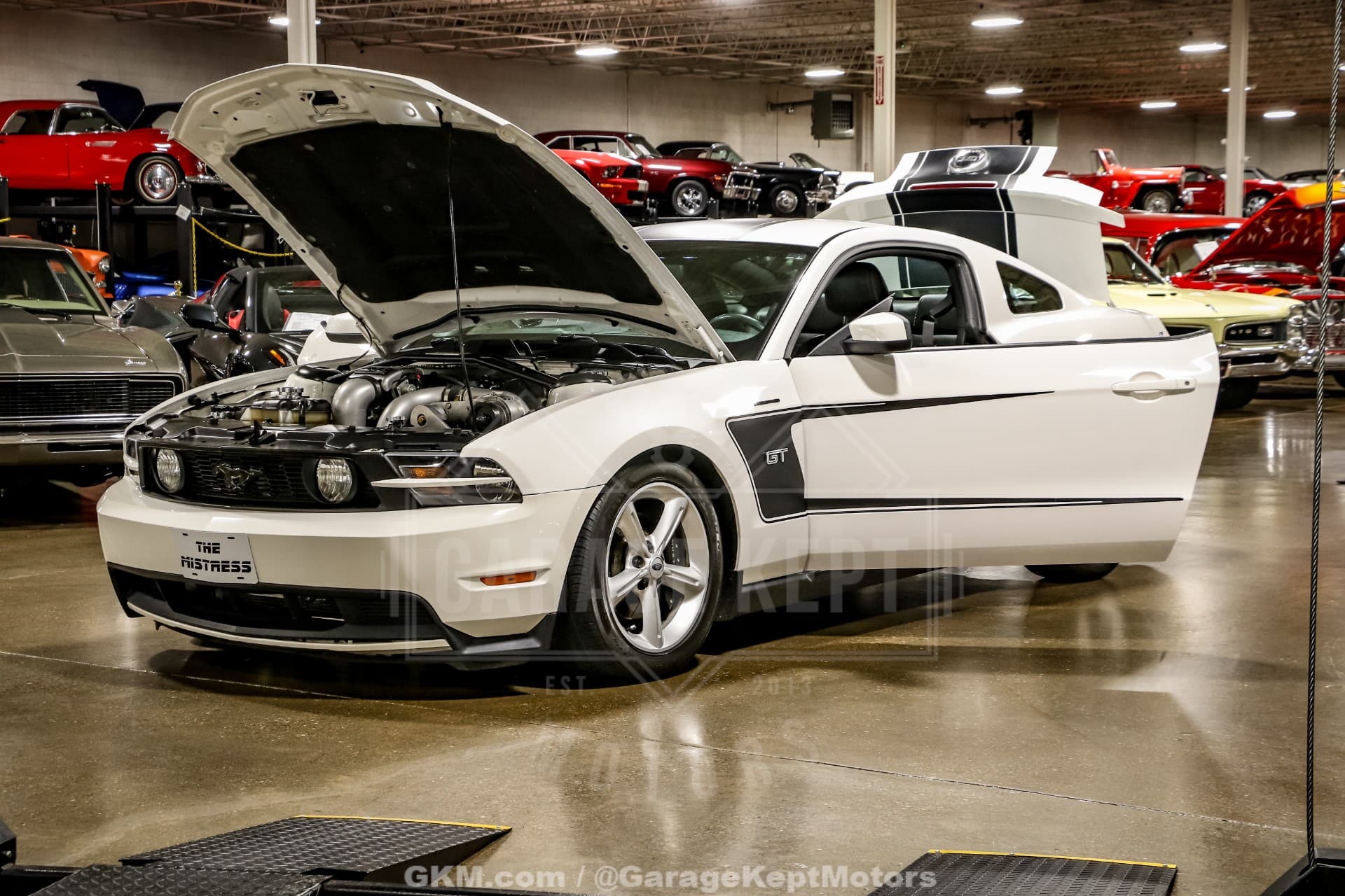 2010 Ford Mustang GT thumbnail 10