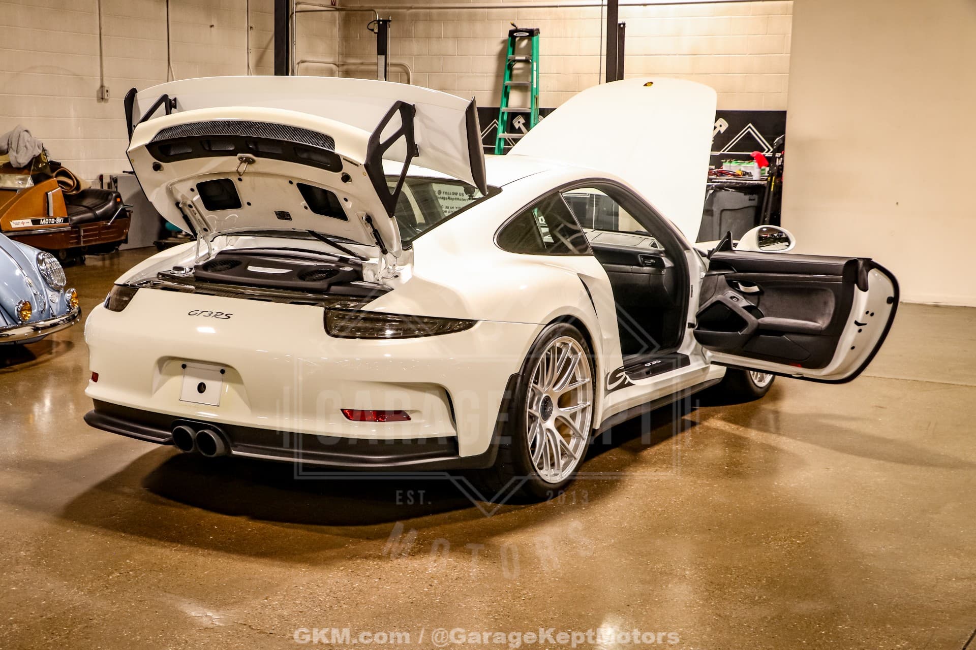 2016 Porsche 911 GT3 RS thumbnail 11