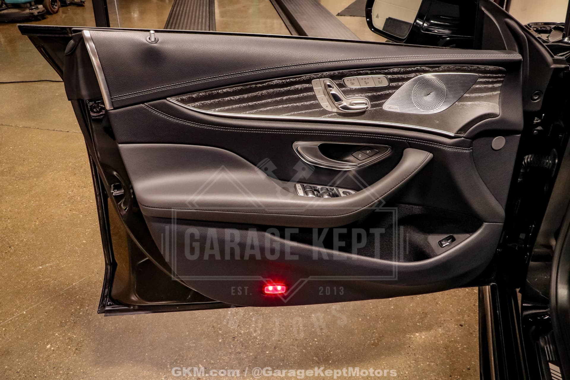 2019 Mercedes AMG GT 63 thumbnail 15