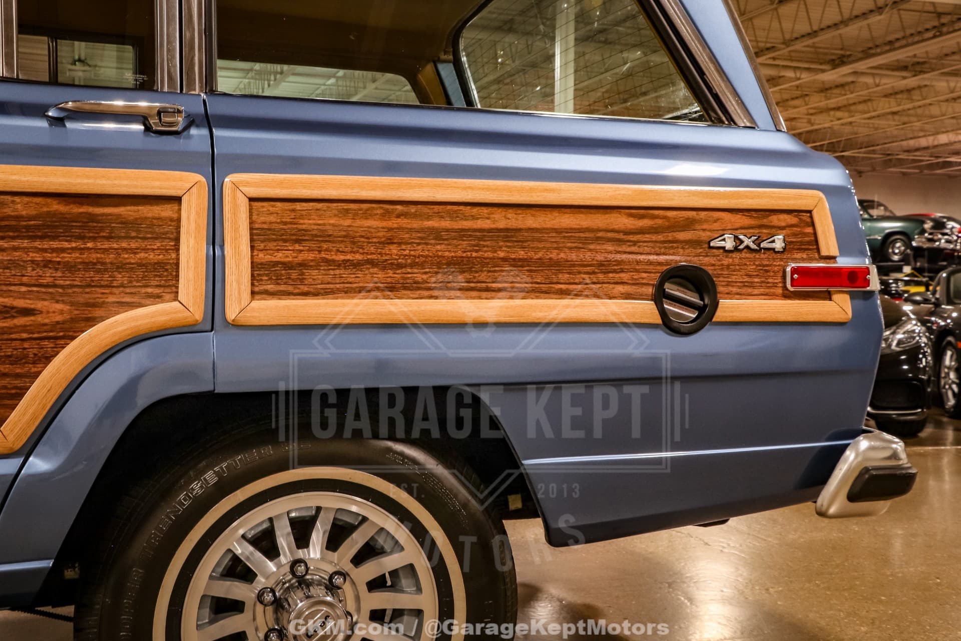 1987 Jeep Grand Wagoneer thumbnail 6