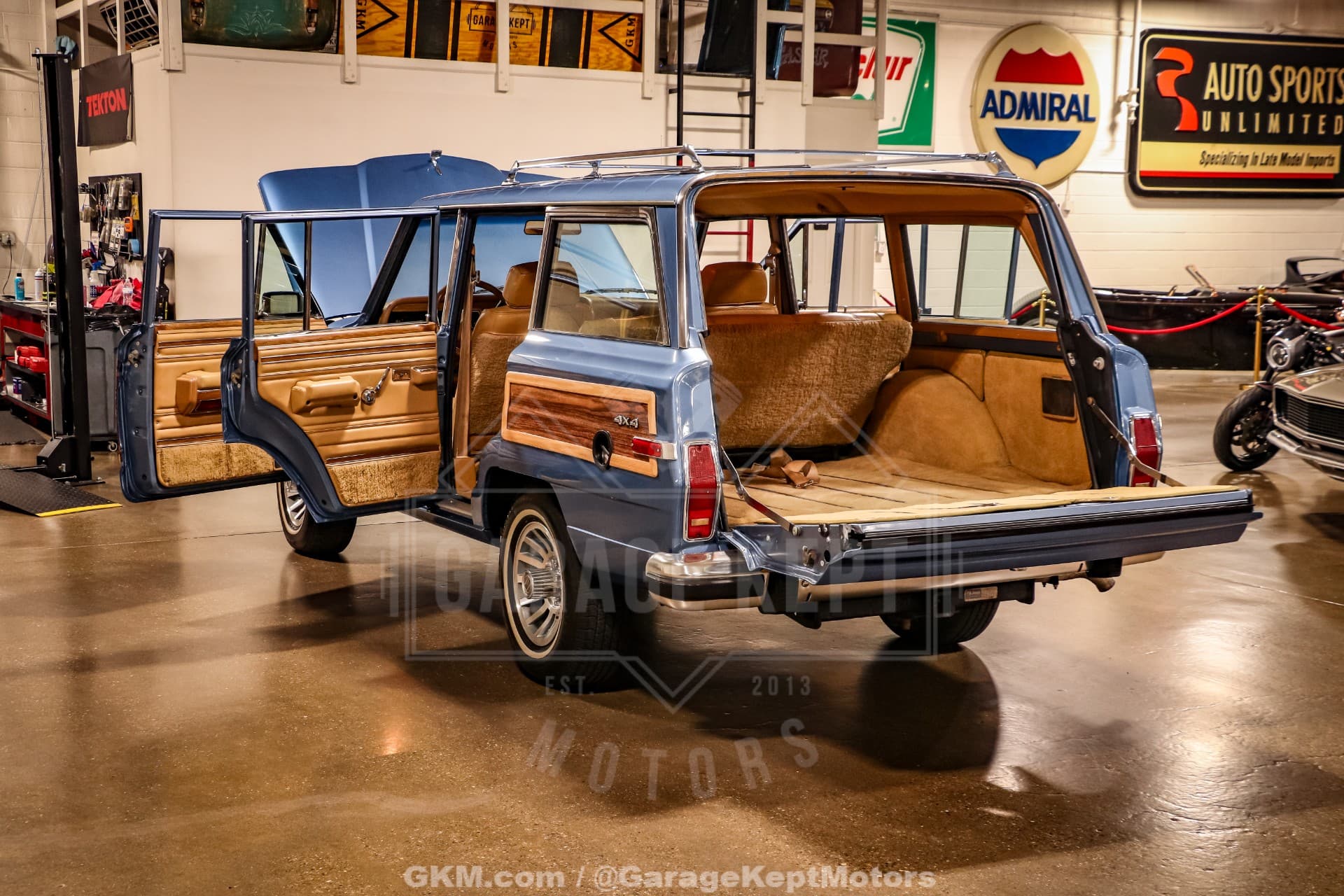 1987 Jeep Grand Wagoneer thumbnail 10