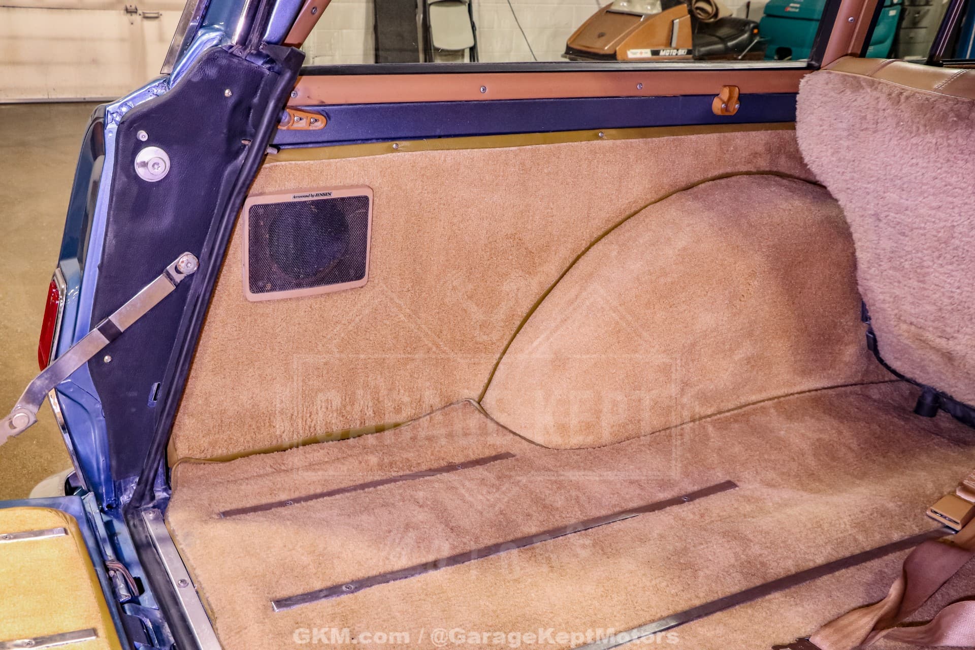 1987 Jeep Grand Wagoneer thumbnail 14