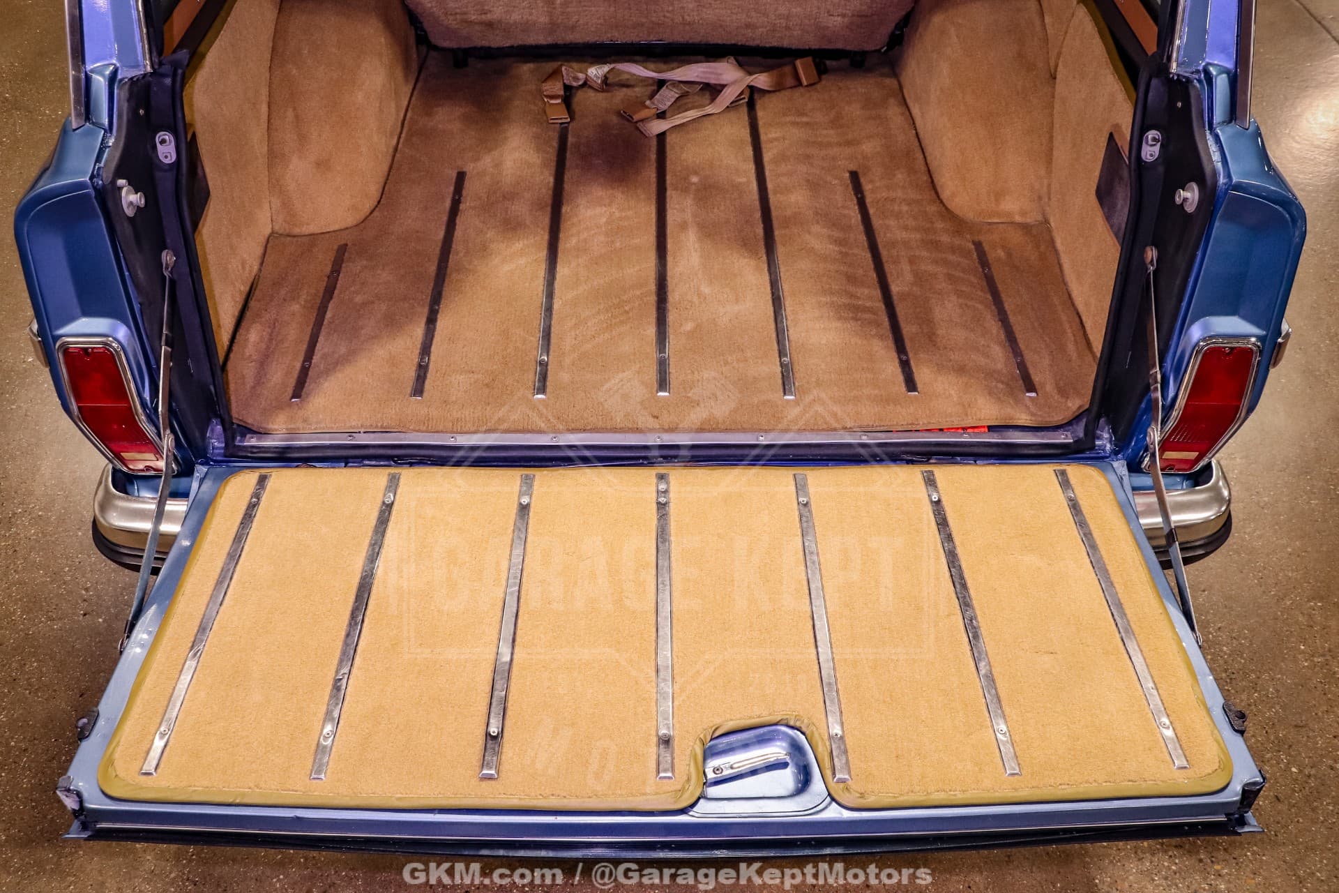 1987 Jeep Grand Wagoneer thumbnail 15