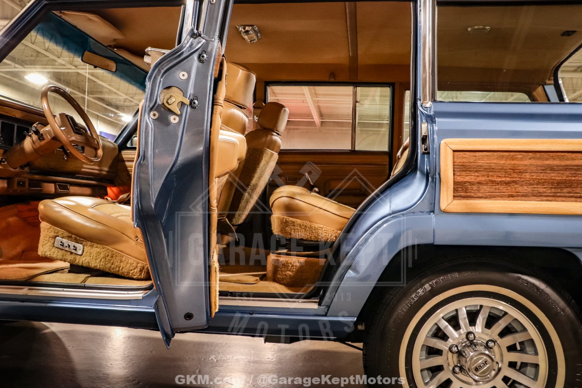 1987 Jeep Grand Wagoneer thumbnail 16