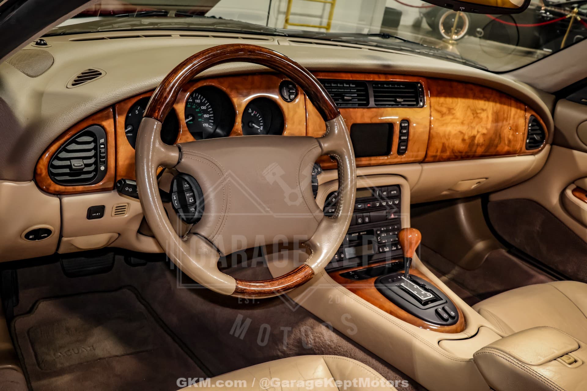 2000 Jaguar XK-Series XK8 thumbnail 17