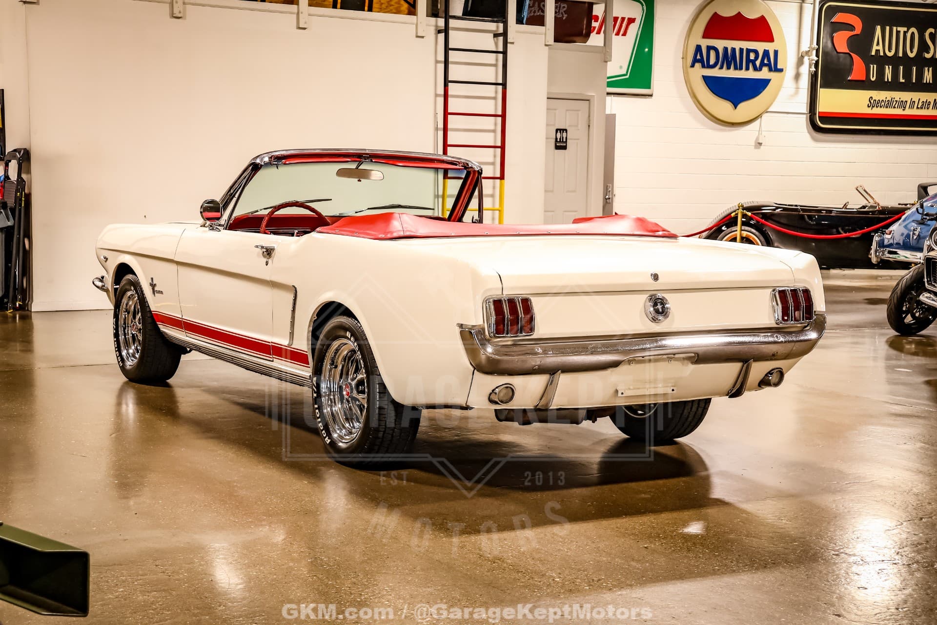 1965 Ford Mustang Convertible thumbnail 4