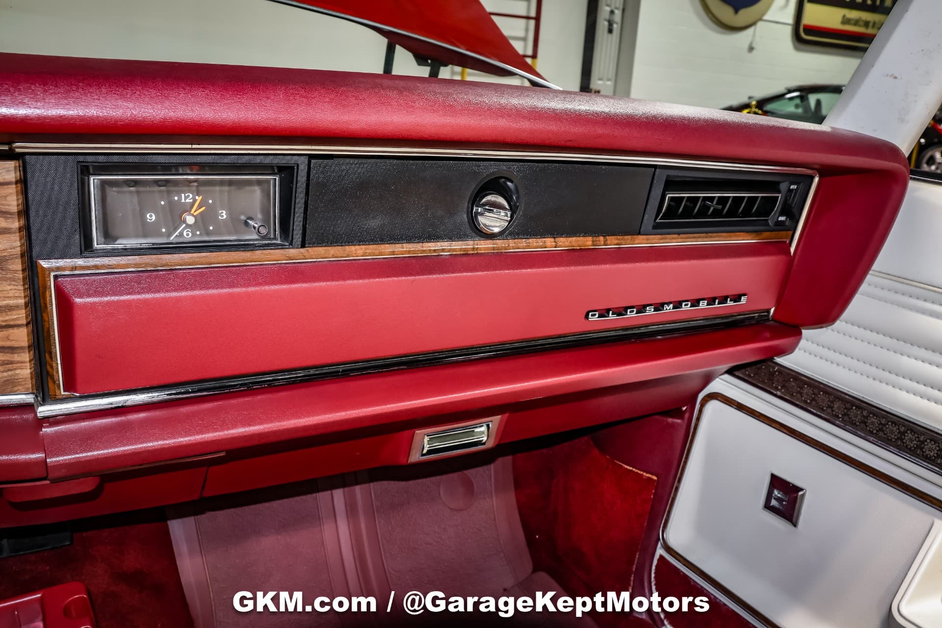 1975 Oldsmobile Delta 88 Royale Convertible thumbnail 21