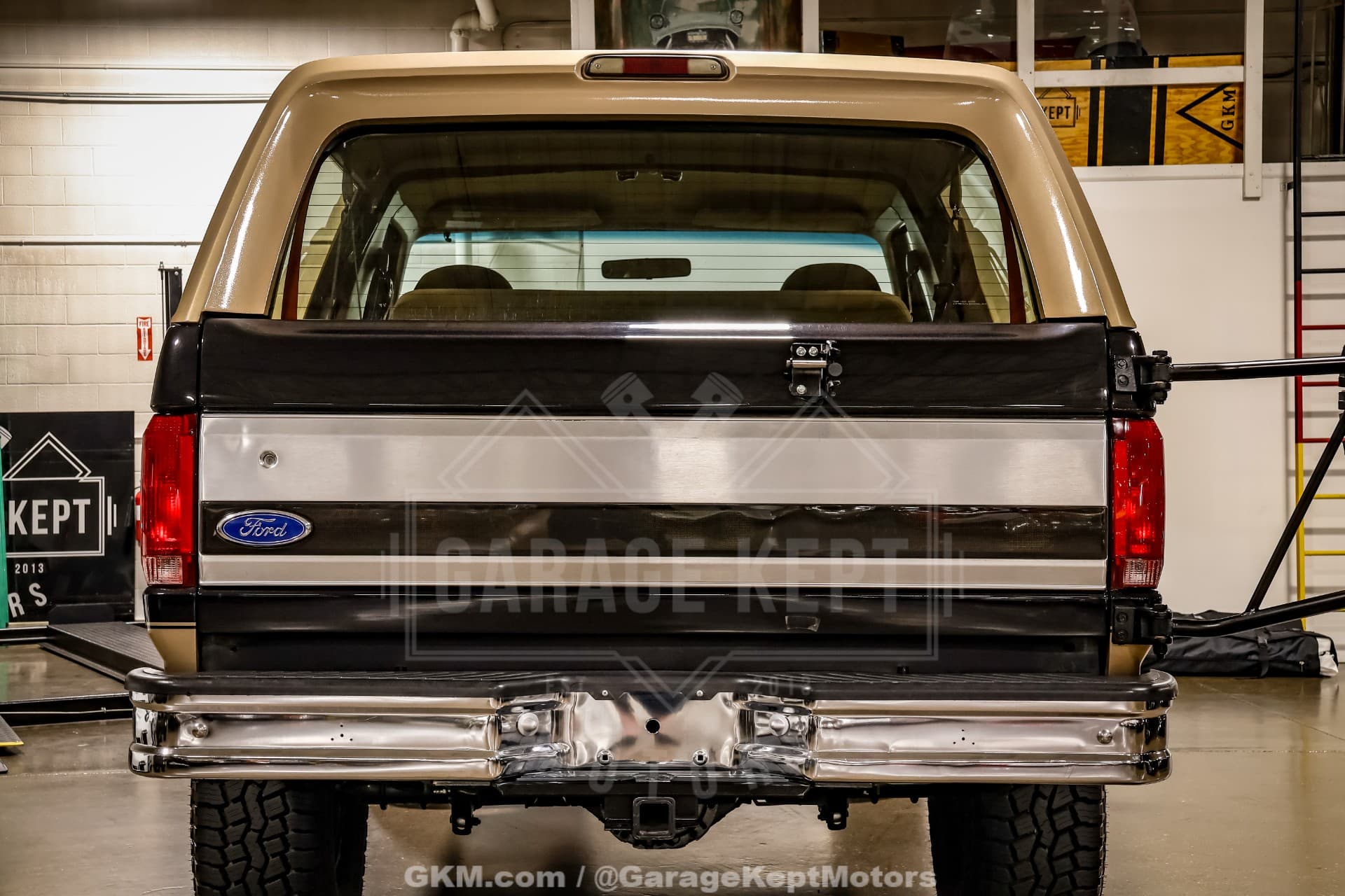 1992 Ford Bronco Custom thumbnail 7