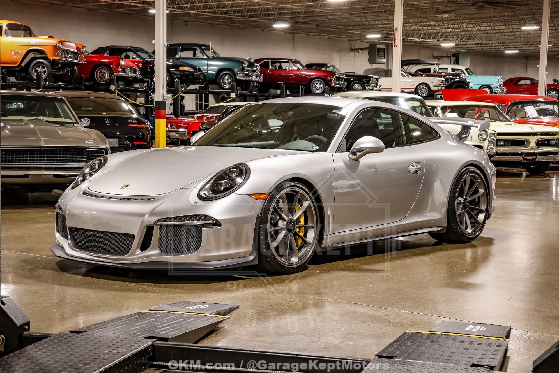 2016 Porsche 911 GT3 thumbnail 3