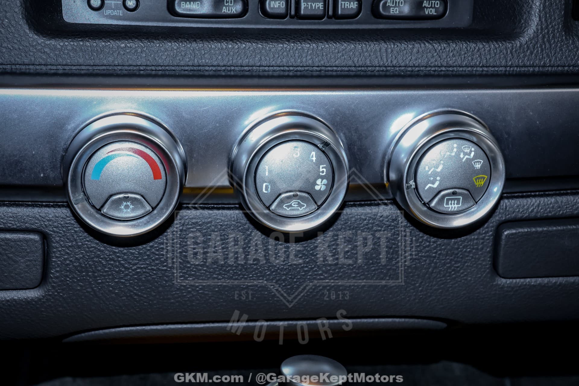 2004 Chevrolet SSR LS thumbnail 19