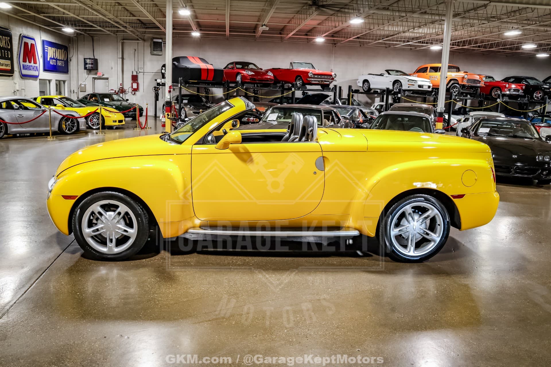 2004 Chevrolet SSR LS thumbnail 4