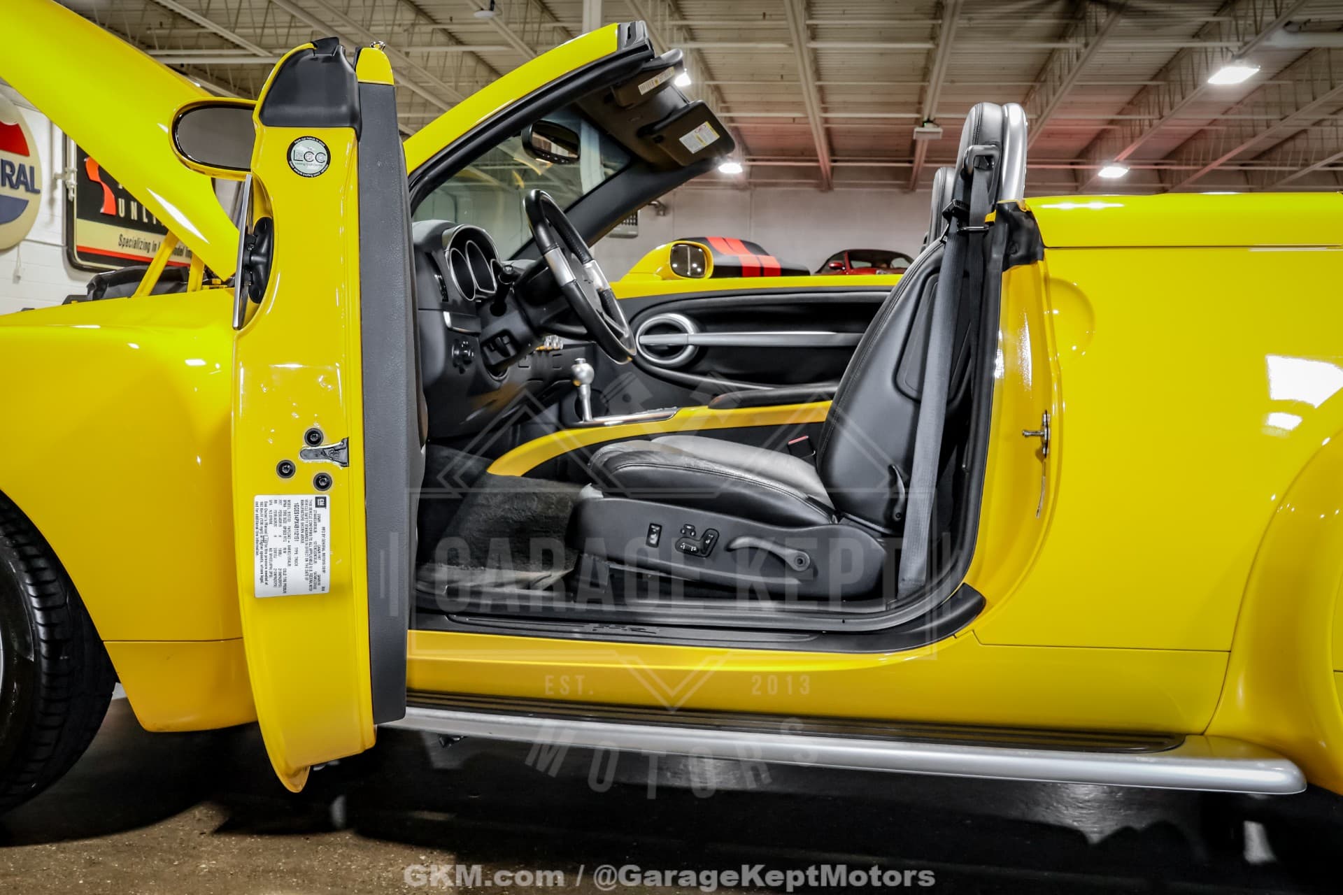 2004 Chevrolet SSR LS thumbnail 16