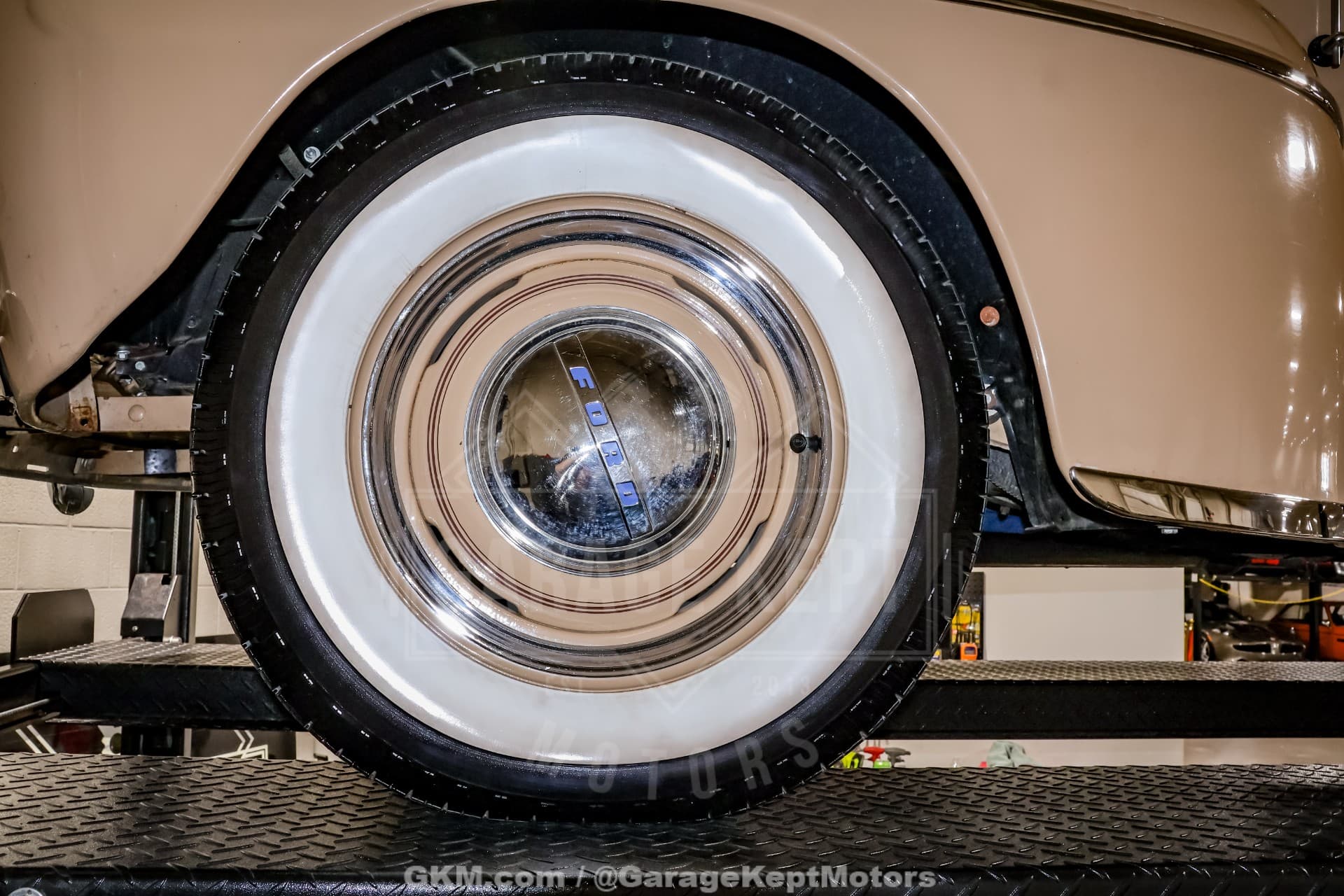 1947 Ford Deluxe thumbnail 25