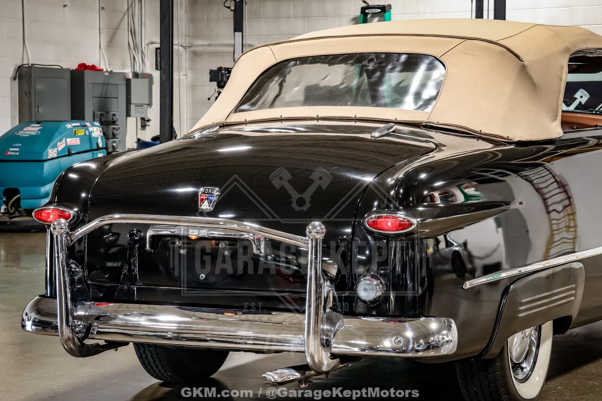 1950 Ford Custom Deluxe Convertible thumbnail 9