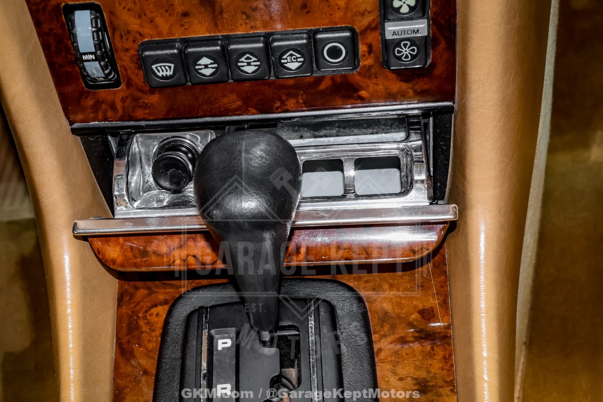 1985 Mercedes 380-Class 380 SL thumbnail 20