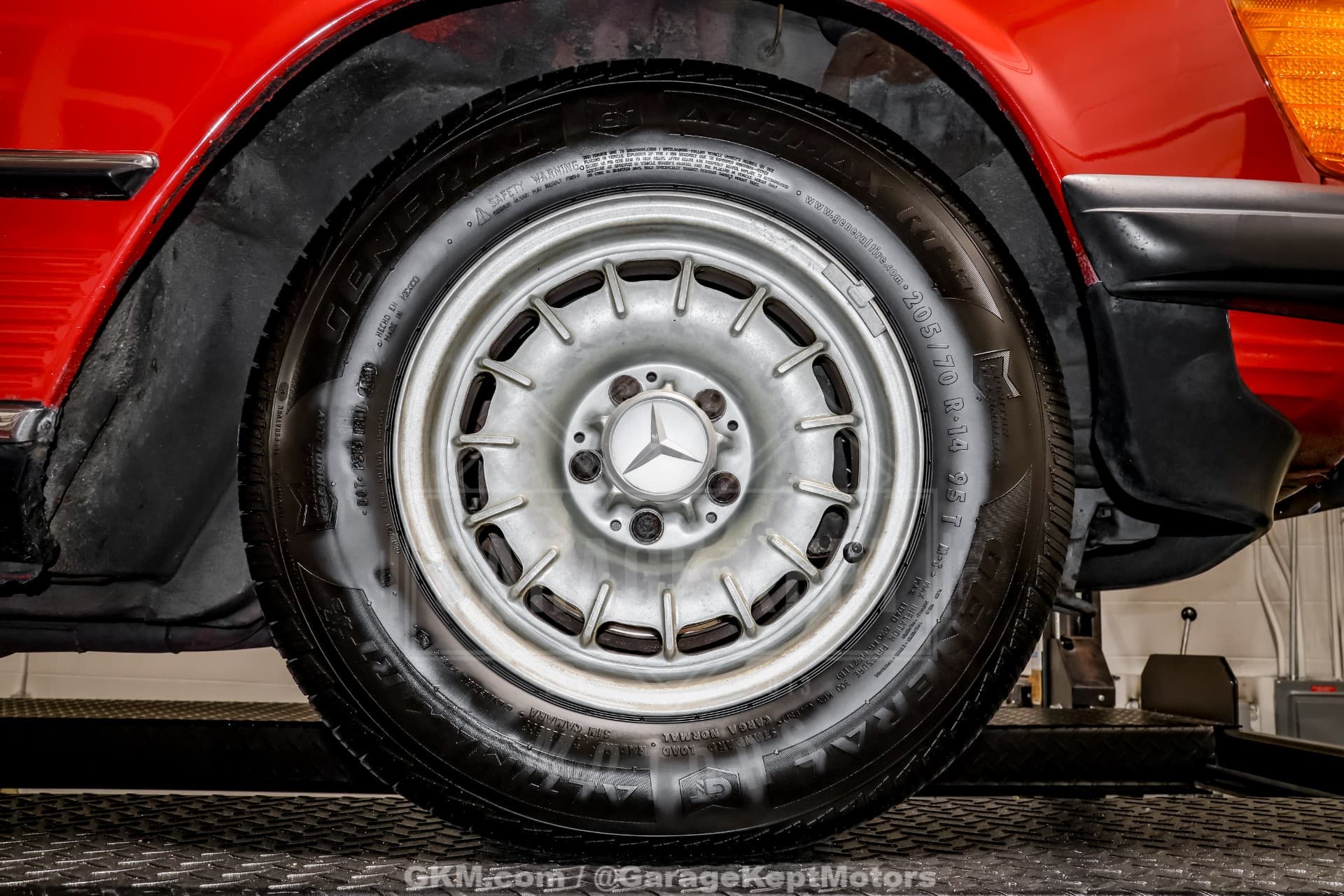 1985 Mercedes 380-Class 380 SL thumbnail 26